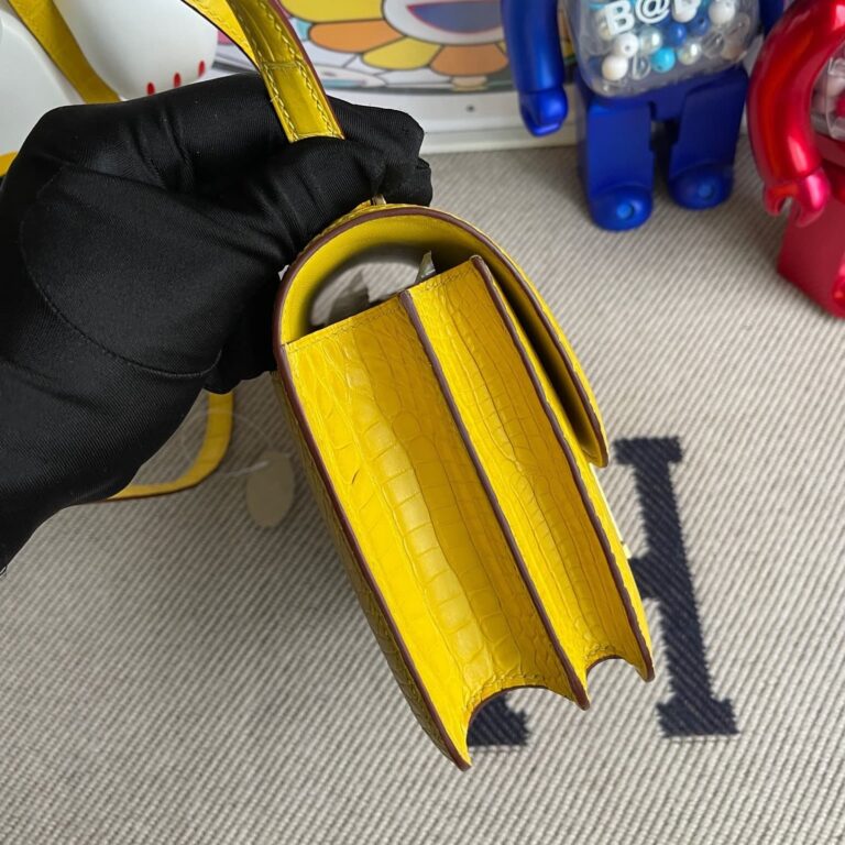 Hermes Constance Alligator Matt M9 Marigold Yellow Gold Hardware 18Cm - Image 4