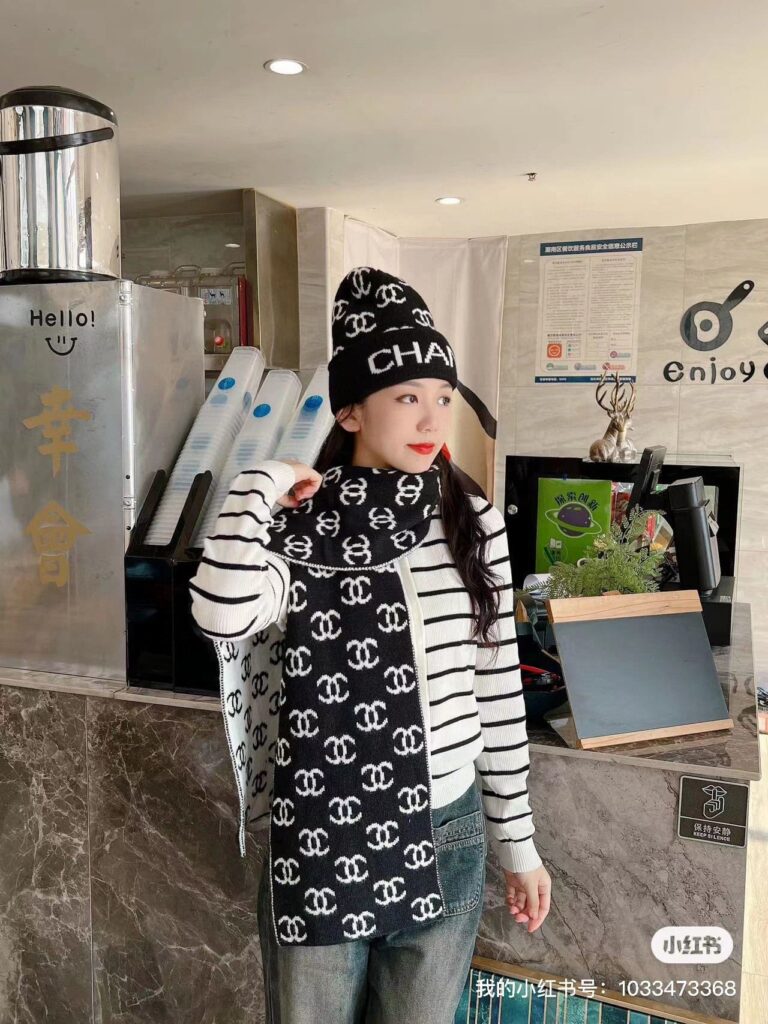 Chanel Beanie Hat And Scarf Cc Black Wool Set - Image 4