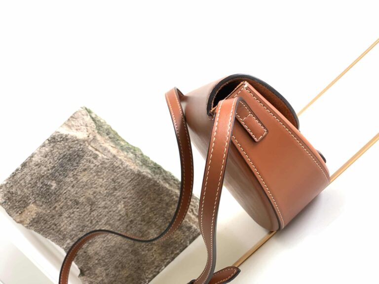 Celine Besace Cuir Triomphe In Smooth Calfskin Tan 111233Du304Lu - Image 2