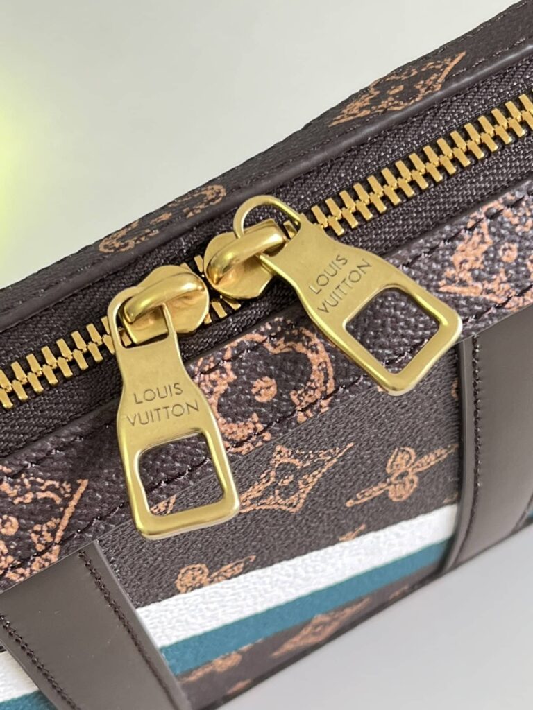 Louis Vuitton Monogram Soft Trunk Wareable Wallet M81246 - Image 8