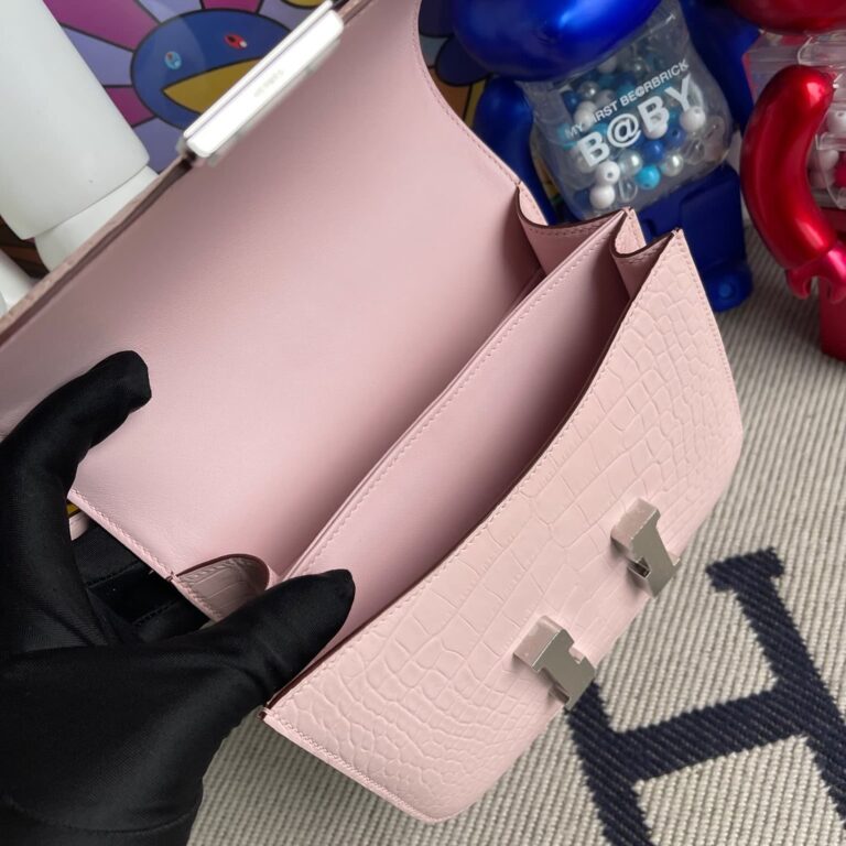 Hermes Constance Alligator Matt Dreamy Pink Silver Hardware 18Cm - Image 5