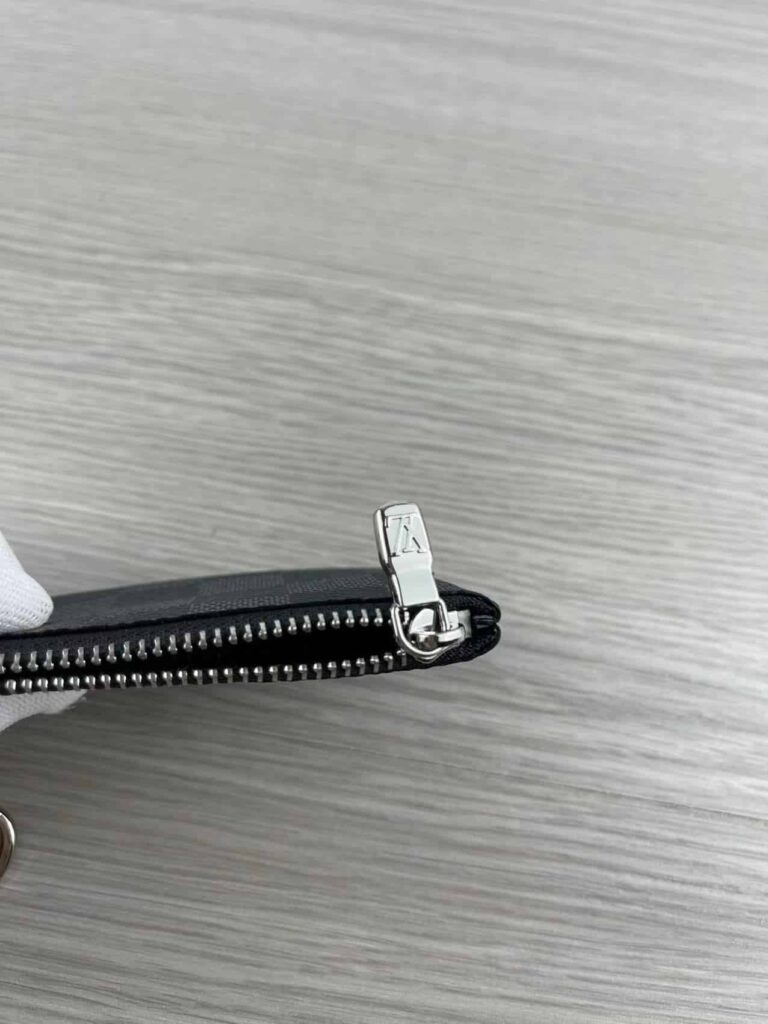 Louis Vuitton Damier Graphite Key Pouch M62650 - Image 4