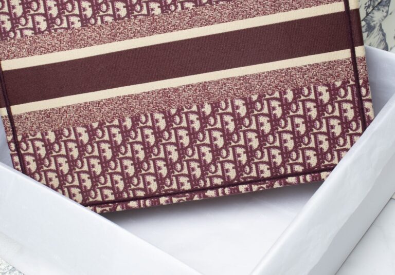 Dior Large Book Tote Dior Oblique Embroidery Red 42Cm - Image 2