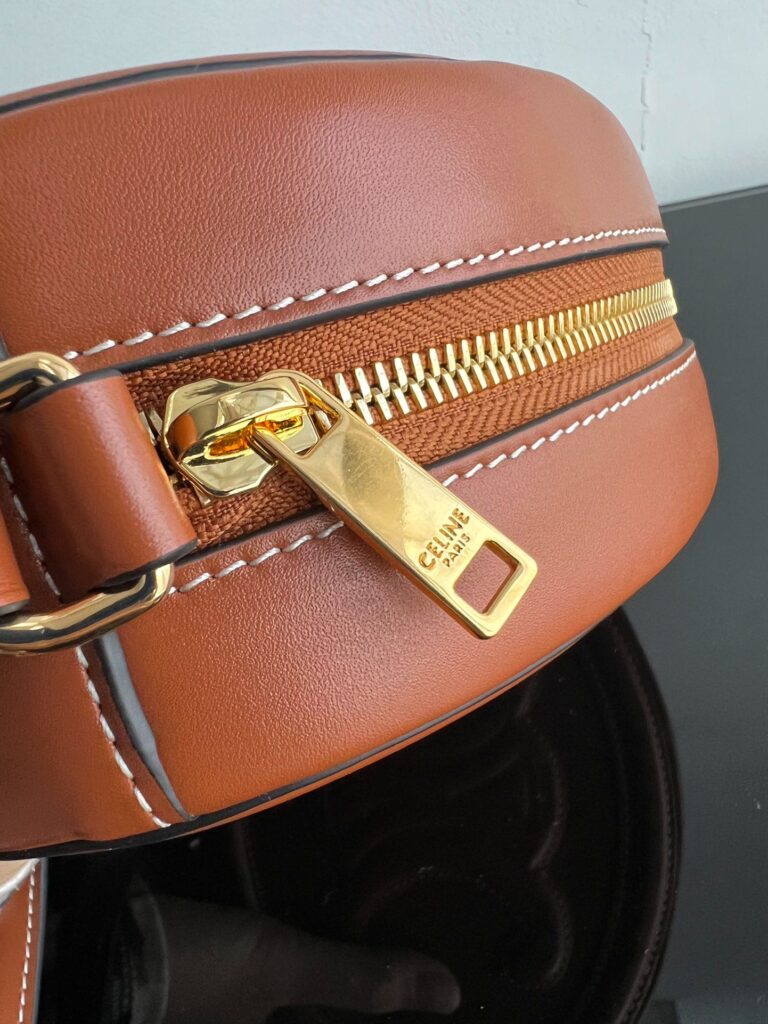 Celine Crossbody Oval Purse Cuir Triomphe In Smooth Calfskin Tan 10I703Dpq04Lu - Image 8