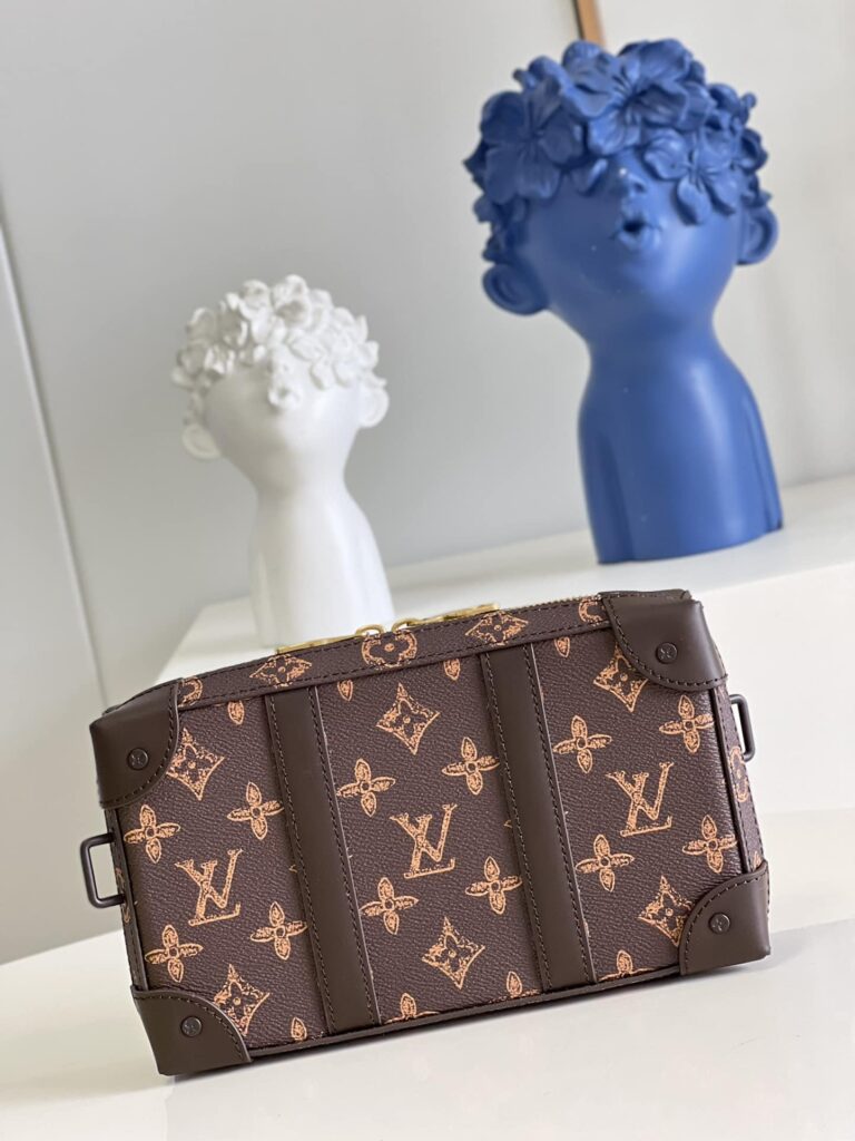 Louis Vuitton Monogram Soft Trunk Wareable Wallet M81246 - Image 6