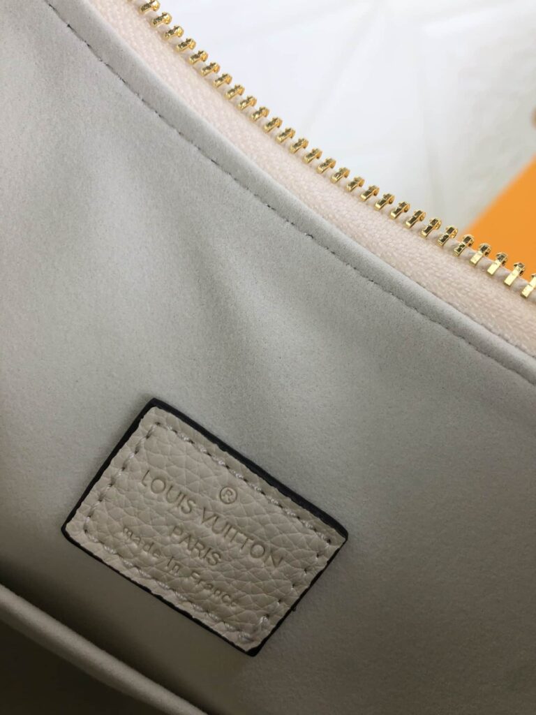 Louis Vuitton Marshmallow Hobo Bag 24Cm - Image 3