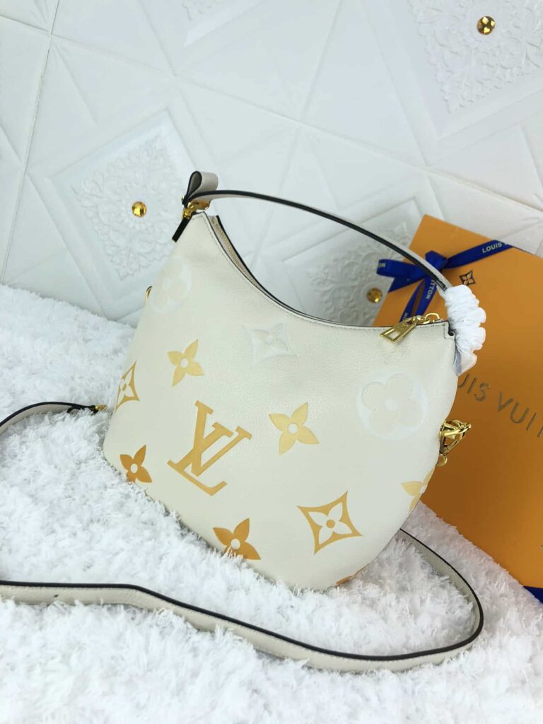 Louis Vuitton Marshmallow Hobo Bag 24Cm - Image 9
