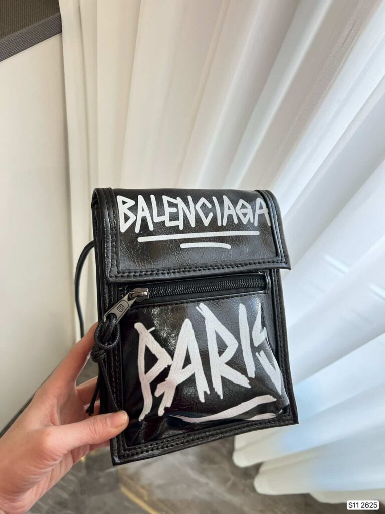 Balenciaga Black And White Graffiti All Over Explorer Pouch 19Cm - Image 6