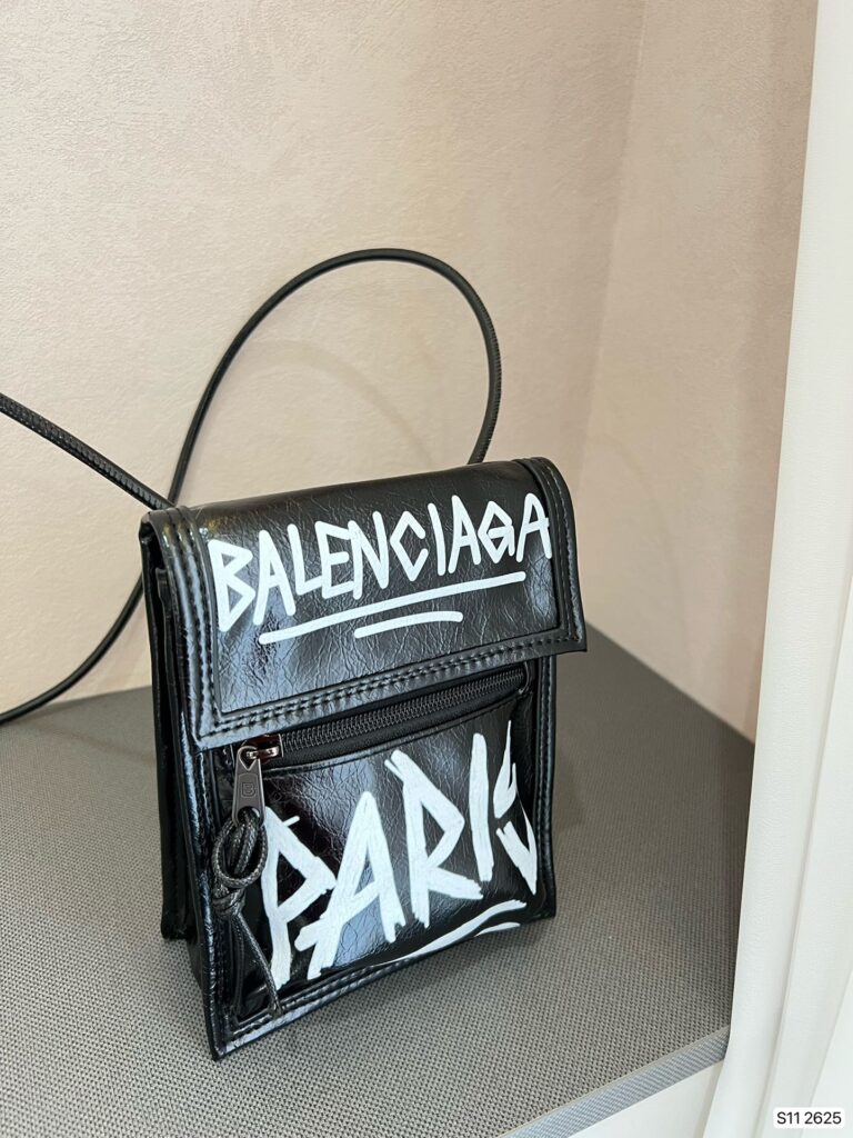 Balenciaga Black And White Graffiti All Over Explorer Pouch 19Cm - Image 5