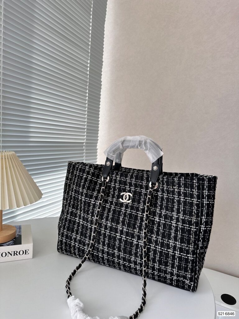 Chanel Deauville Large Tote Shopping Bag Black 38Cm - Image 2