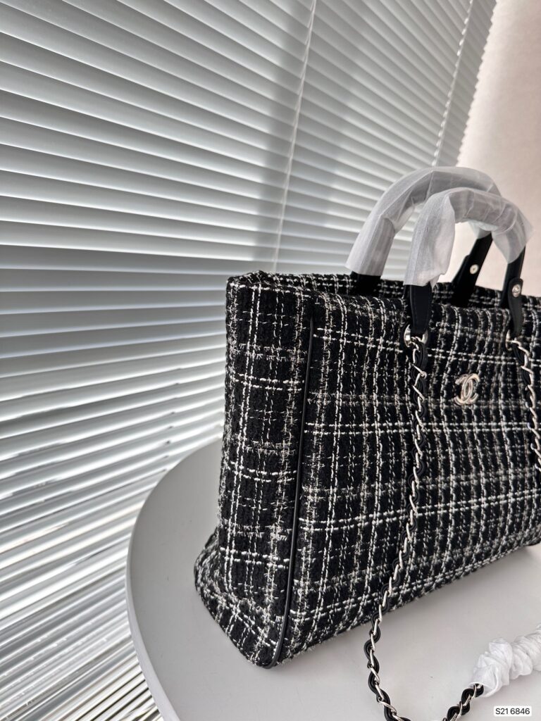 Chanel Deauville Large Tote Shopping Bag Black 38Cm - Image 6