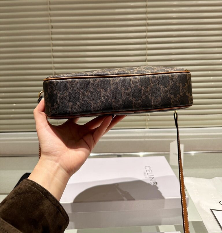 Celine Multi Bag In Triomphe Canvas And Calfskin Tan 26Cm 114122Bzj 04Lu - Image 4