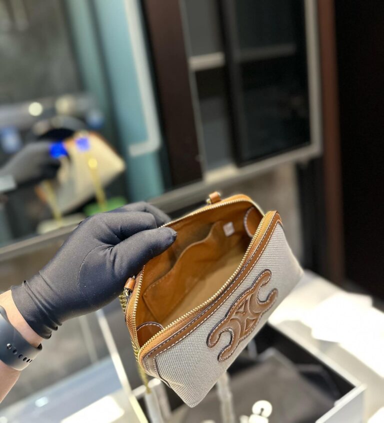 Celine Clutch On Chain Cuir Triomphe In Textile And Calfskin Natural Tan 17Cm - Image 8