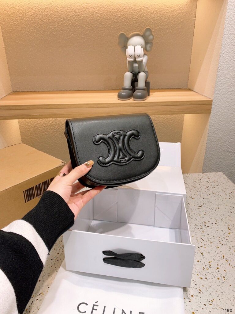 Celine Folco Cuir Triomphe In Smooth Calfskin Black 18Cm 198263Du3 38No - Image 3