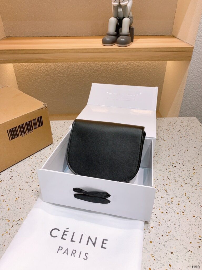 Celine Folco Cuir Triomphe In Smooth Calfskin Black 18Cm 198263Du3 38No - Image 5