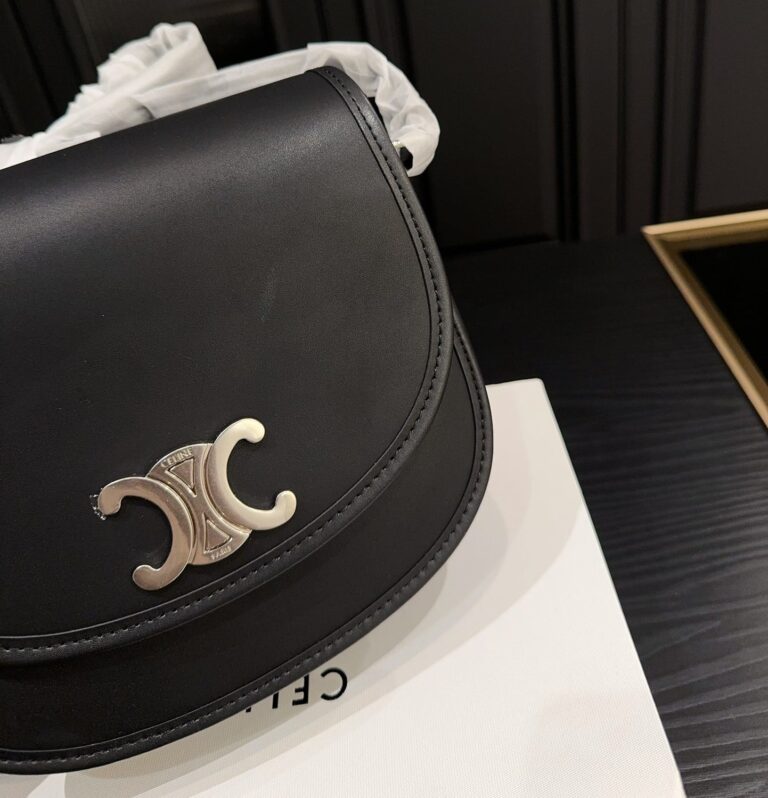 Celine Medium Besace Triomphe In Supple Natural Calfskin Black 21Cm 114453Fh1 38Si - Image 8