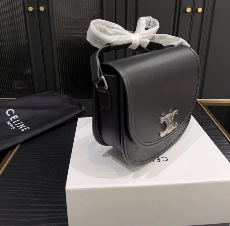 Celine Medium Besace Triomphe In Supple Natural Calfskin Black 21Cm 114453Fh1 38Si - Image 9