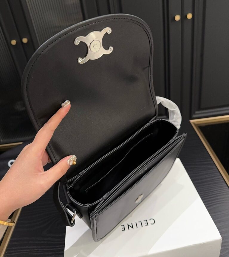 Celine Medium Besace Triomphe In Supple Natural Calfskin Black 21Cm 114453Fh1 38Si - Image 10