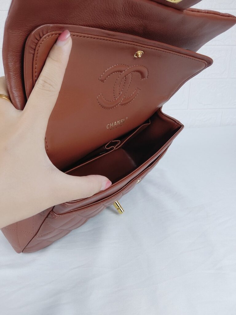 Chanel Classic Medium Lambskin Flap Brown And Gold 25Cm - Image 2