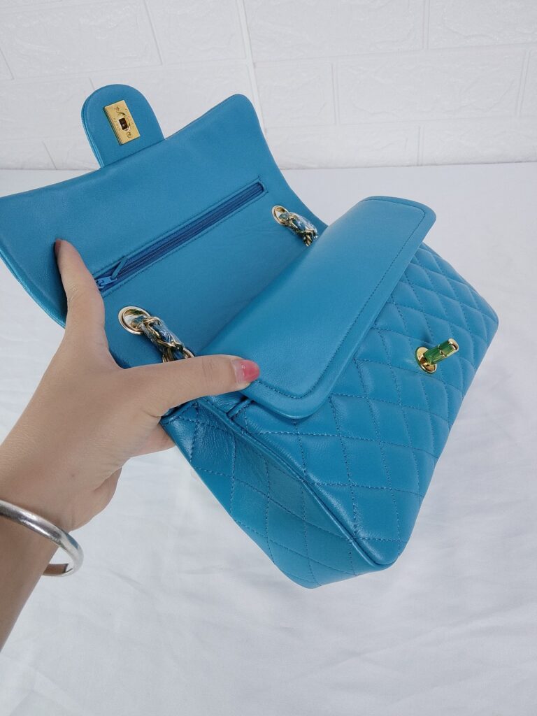 Chanel Classic Medium Lambskin Flap Bag Blue And Gold 25Cm - Image 3