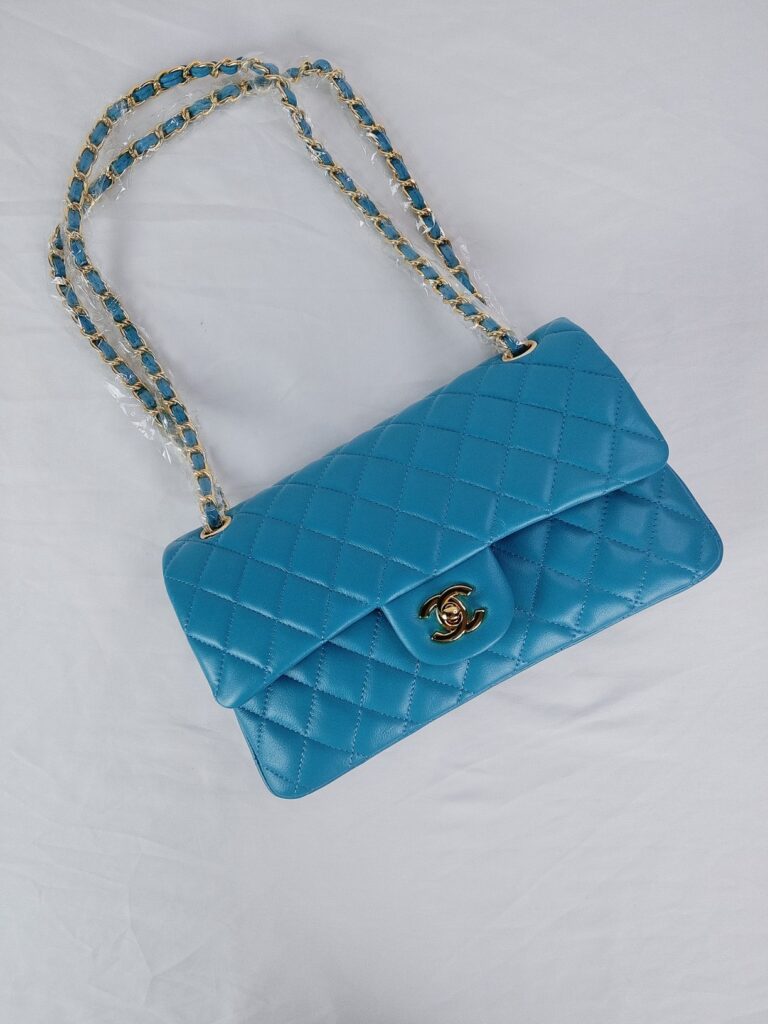 Chanel Classic Medium Lambskin Flap Bag Blue And Gold 25Cm - Image 4
