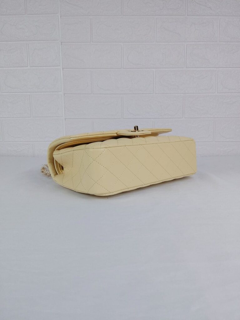 Chanel Classic Medium Lambskin Flap Bag Cream And Gold 25Cm - Image 2