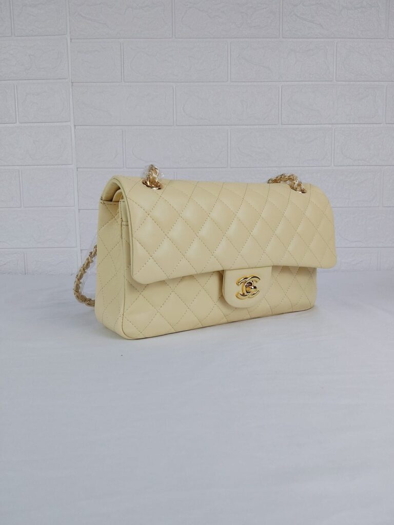 Chanel Classic Medium Lambskin Flap Bag Cream And Gold 25Cm - Image 3