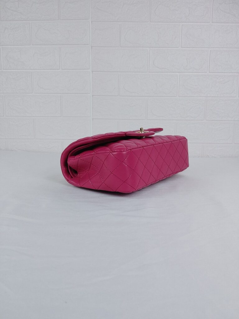 Chanel Classic Medium Lambskin Flap Pink And Gold 25Cm - Image 3