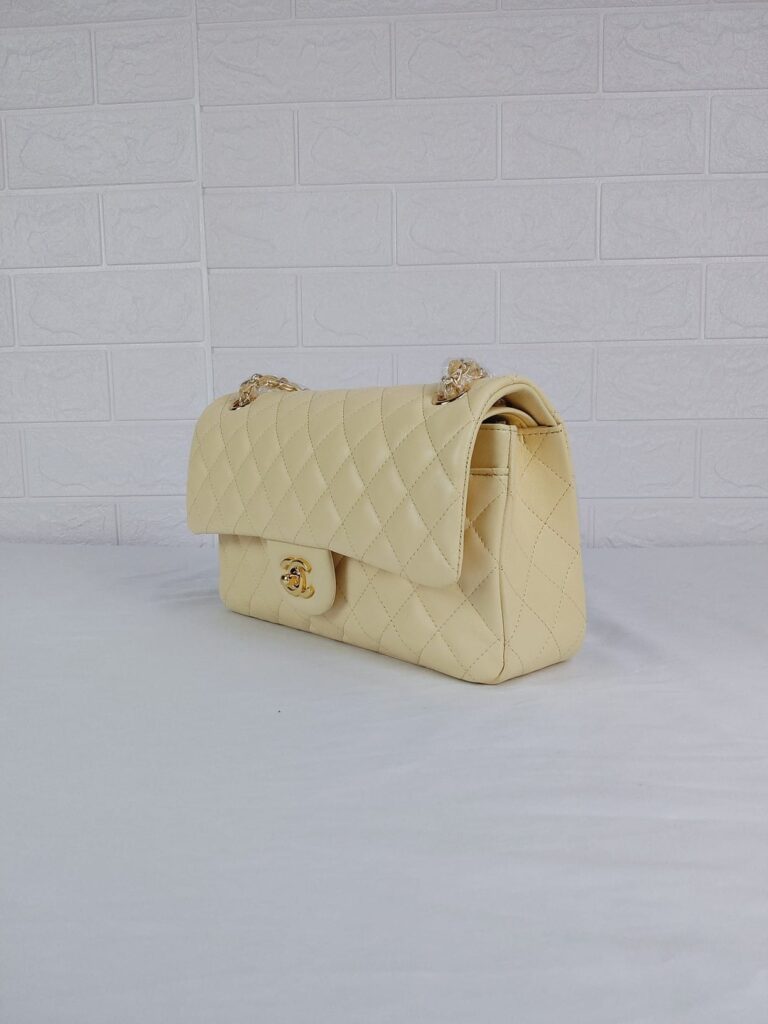Chanel Classic Medium Lambskin Flap Bag Cream And Gold 25Cm - Image 4
