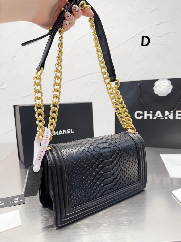 Chanel Boy Flap Bag Snake Leather Black 25Cm - Image 5