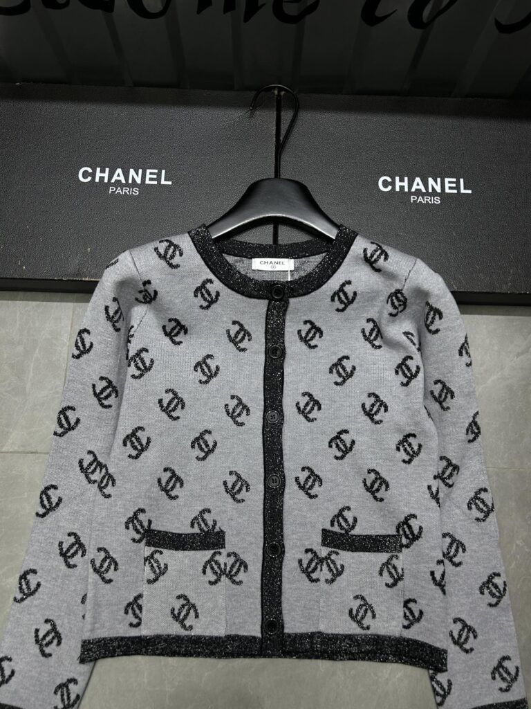 Chanel Knit Cardigan With Cc Logo In Grey - Image 3