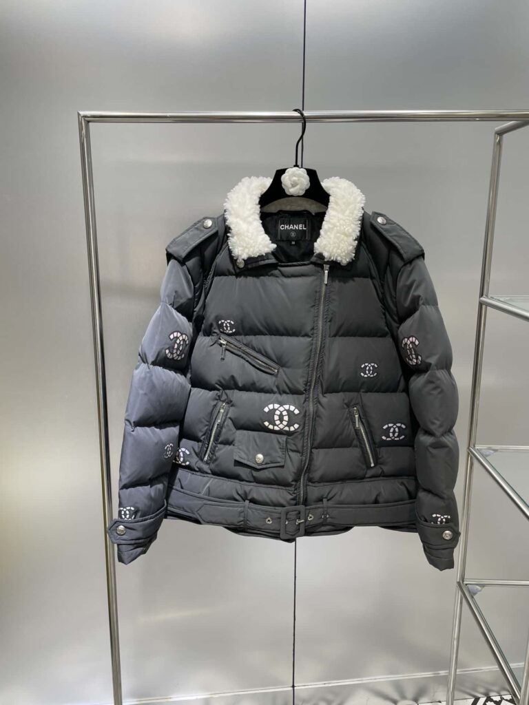 Chanel Cc Logo Printed Puffer Jacket With Fur Collar In Black - Image 5
