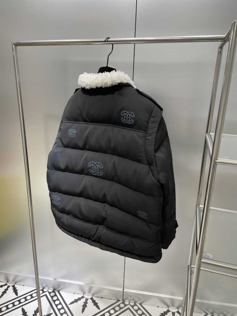Chanel Cc Logo Printed Puffer Jacket With Fur Collar In Black - Image 3