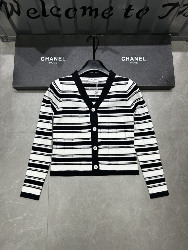 Chanel Textured Stripe Knit Cardigan Black And White - Image 3