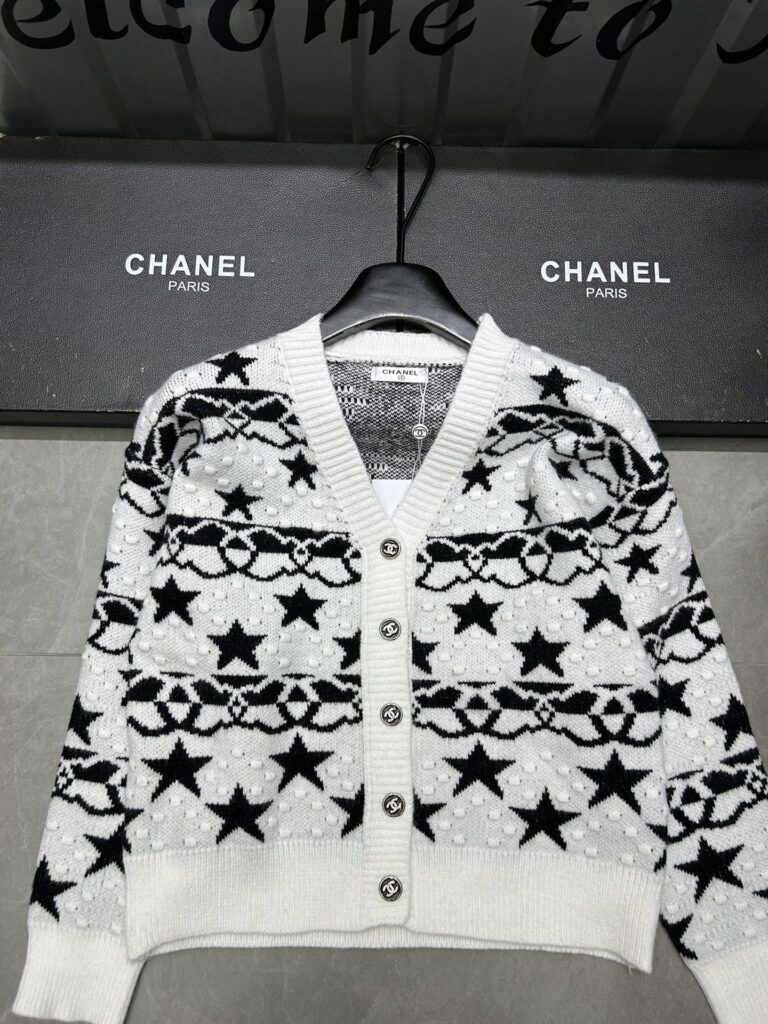 Chanel Star Pattern Printed Knit Cardigan In White - Image 4