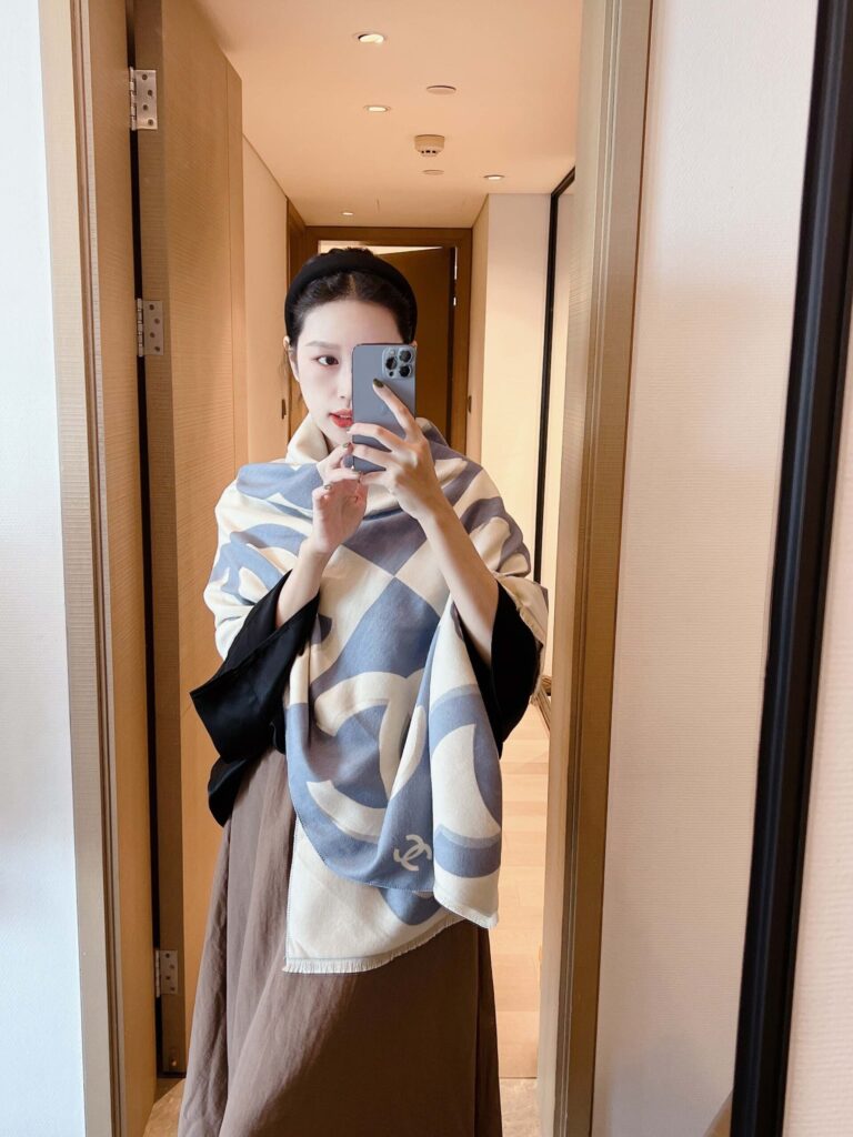 Chanel Cc Logo Scarf Blue - Image 2
