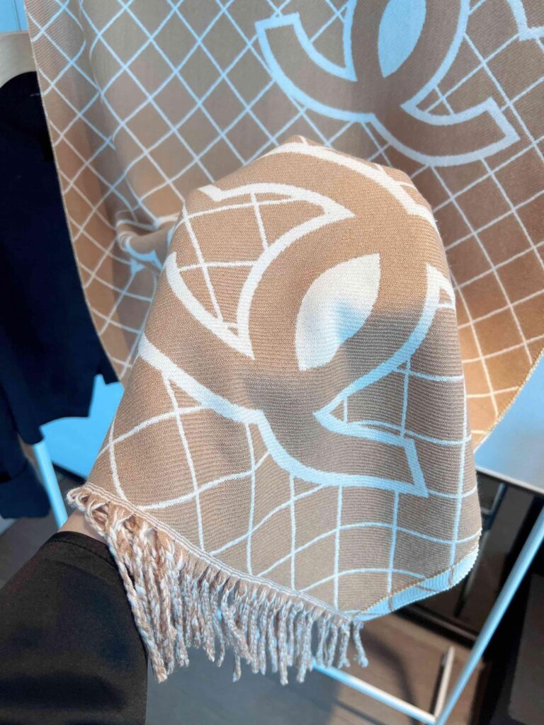 Chanel Cashmere Shearling Scarf Beige - Image 2