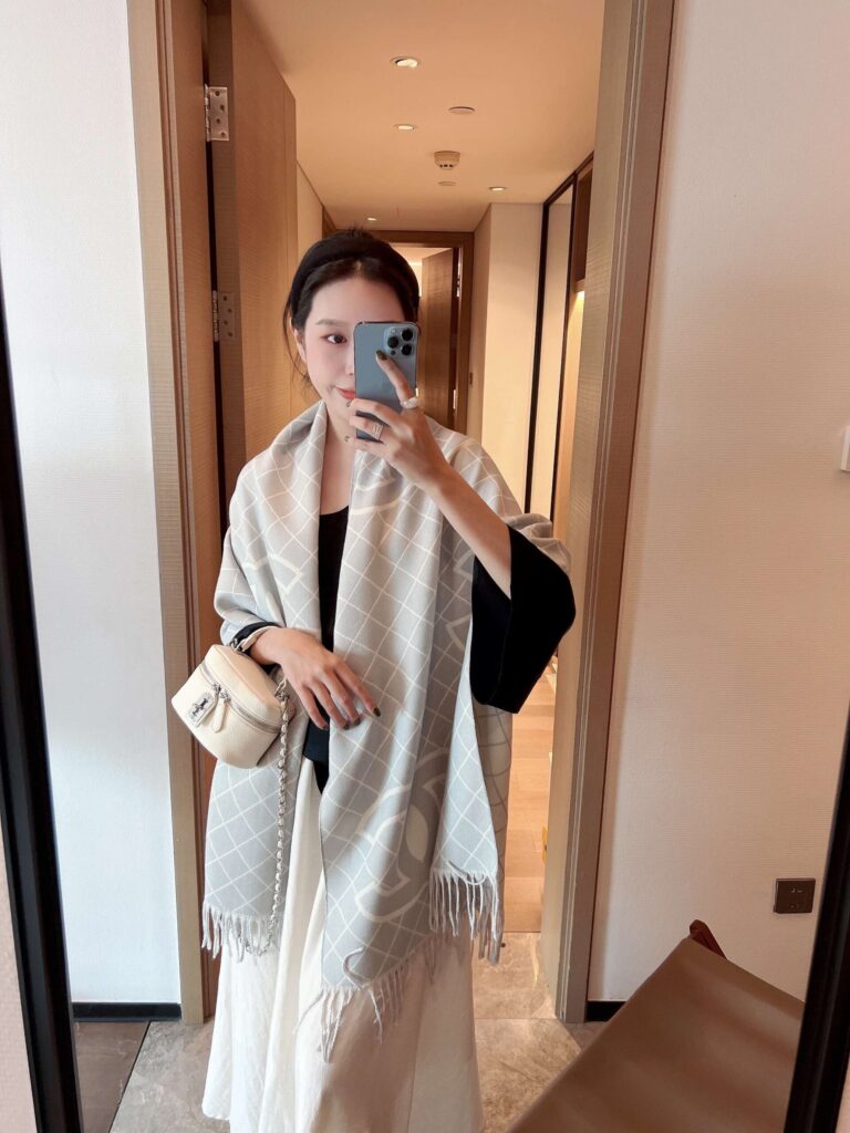 Chanel Cashmere Shearling Scarf Grey - Image 2