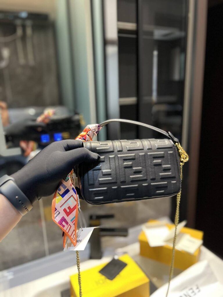 Fendi Baguette Mini Black 20Cm 8Bs017A72Vf15Zw - Image 6