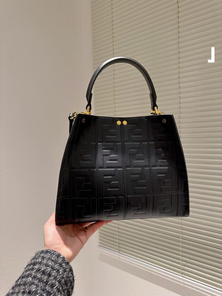 Fendi Original Peekaboo Black 30Cm - Image 7