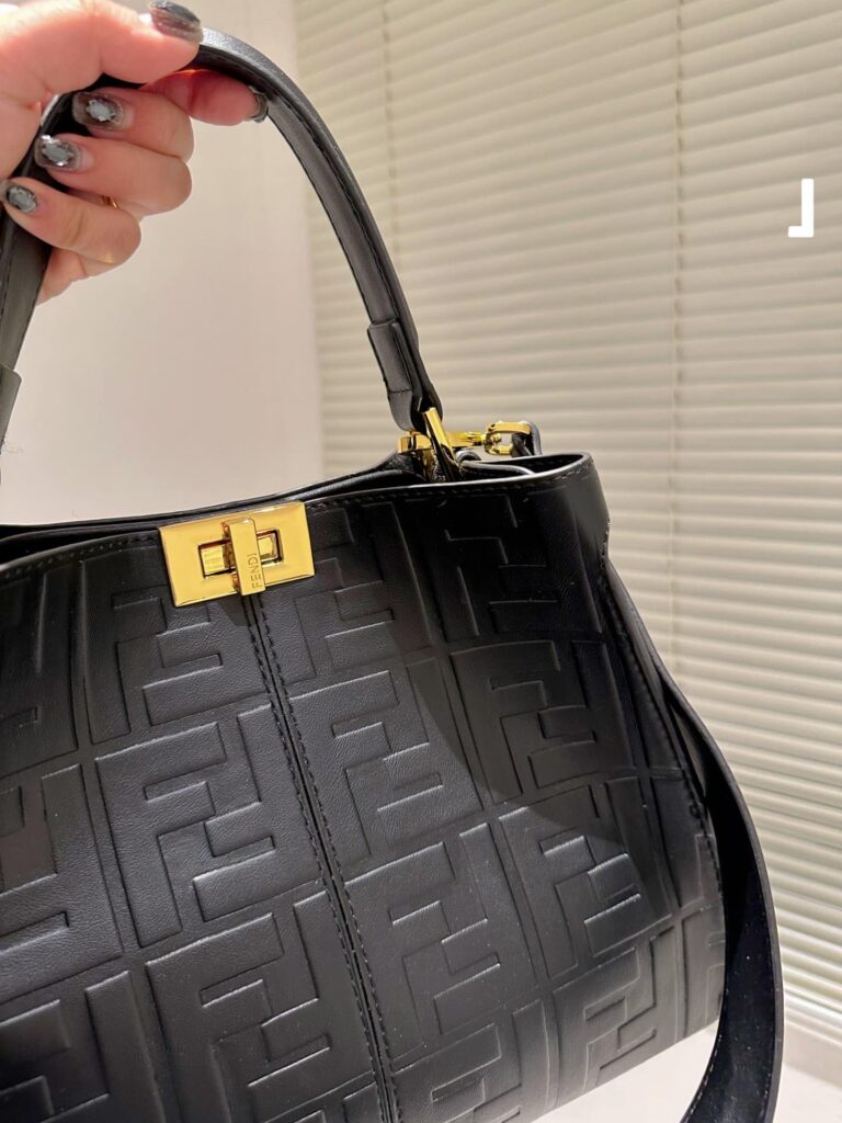 Fendi Original Peekaboo Black 30Cm - Image 3