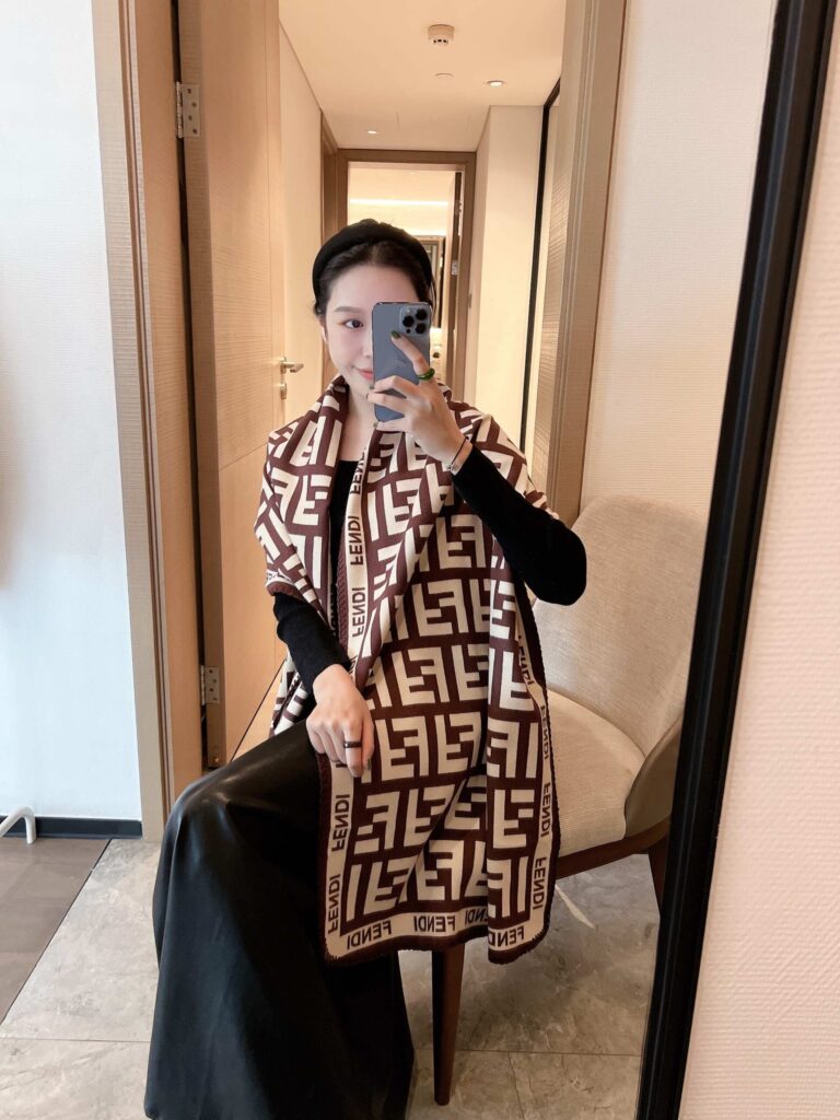 Fendi Ff Brown Cashmere Scarf Brown And Beige - Image 2