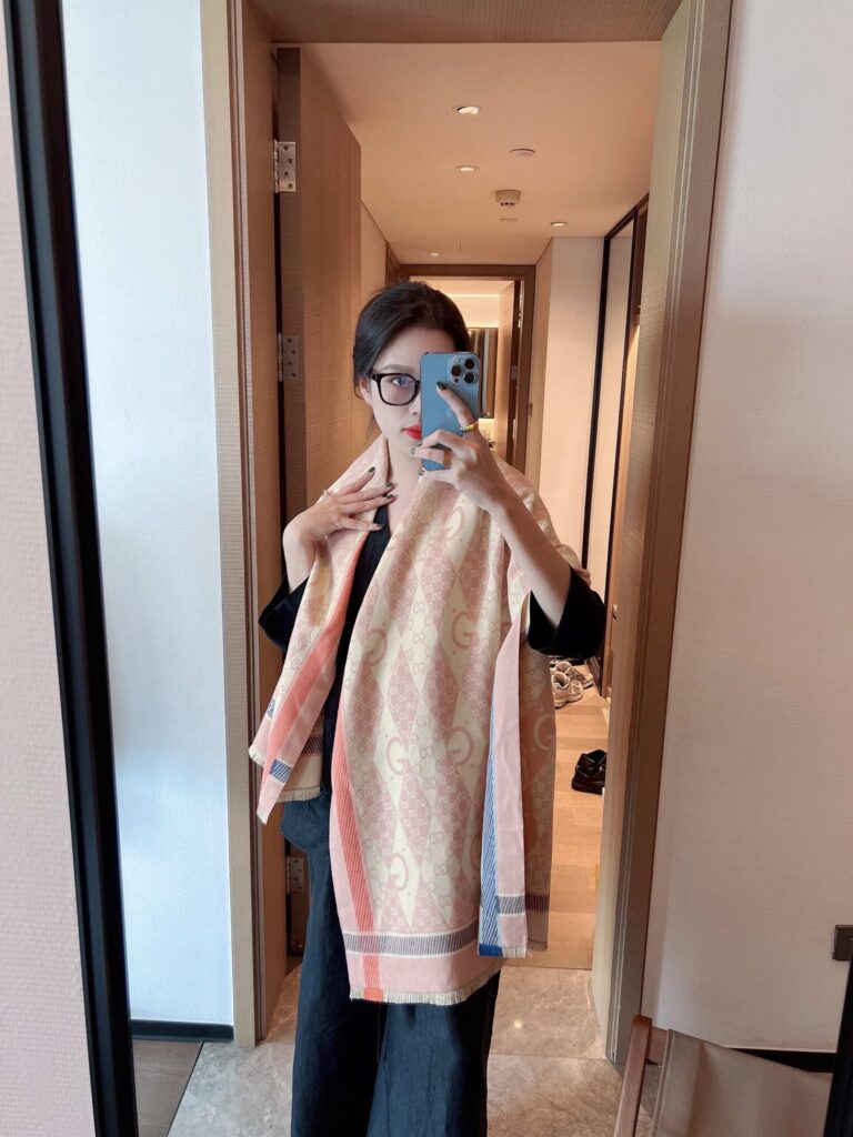 Gucci Gg Patchwork Backgammon Print Scarf Pink - Image 2