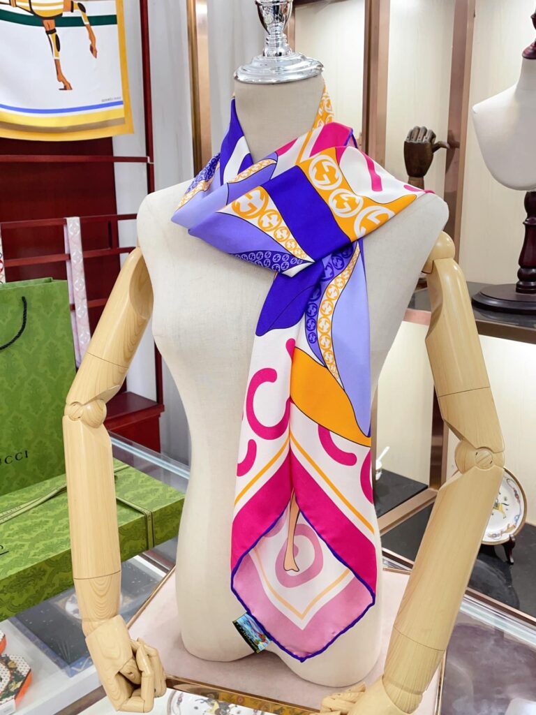 Gucci Maxi Flower Print Silk Scarf Pink - Image 7