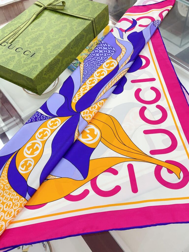 Gucci Maxi Flower Print Silk Scarf Pink - Image 4