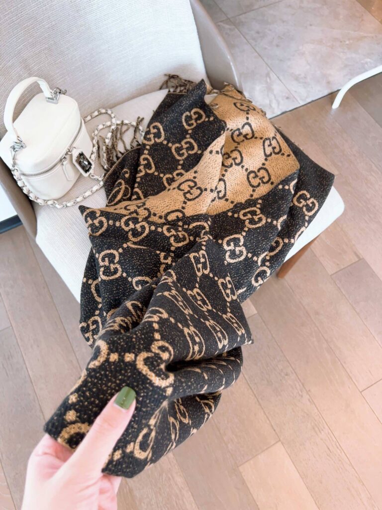 Gucci Gg Jacquard Wool Scarf Black And Beige - Image 4