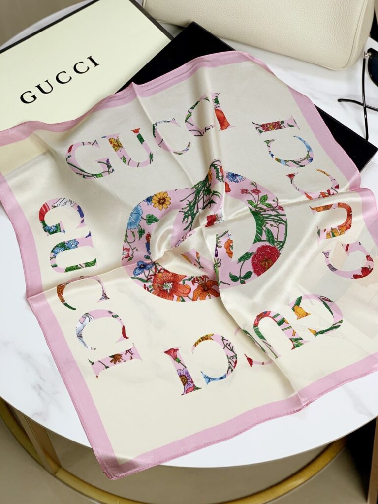 Gucci Flora Gucci Vintage Logo Print Scarf 70Cm - Image 4