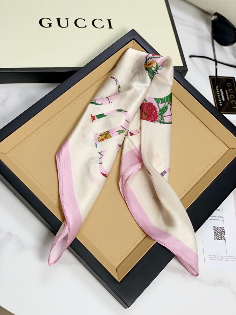 Gucci Flora Gucci Vintage Logo Print Scarf 70Cm - Image 5