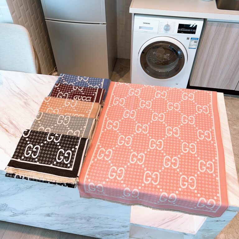 Gucci Maxi Gg Wool Jacquard Scarf Pink - Image 2