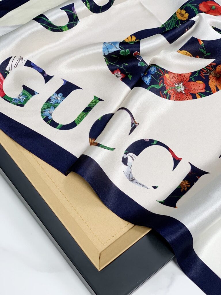 Gucci Flora Gucci Vintage Logo Print Scarf 70Cm Blue - Image 6